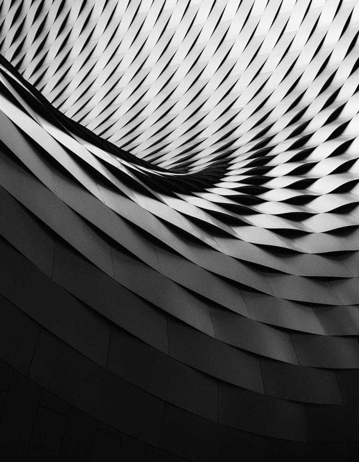 Coulisses de cuisine avec panier de légumes